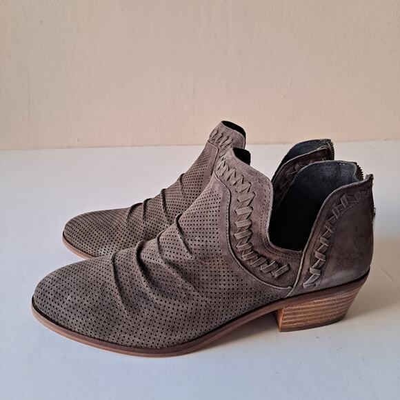 Vince Camuto Palmina Perforated Suede Block Heel Ankle Boot Brown Women Size 9.5 - Picture 7 of 13